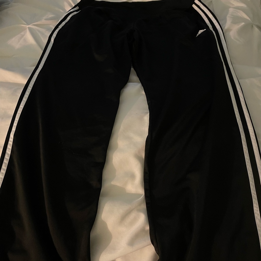 Adidas womens large. Gently worn. Thicker fabric has pockets. - Picture 3 of 4
